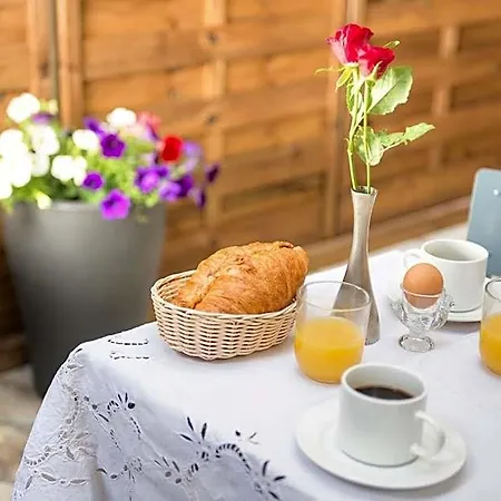 Hotel Pierre Nicole Paris
