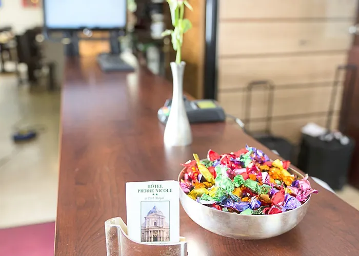 ホテル オテル ピエール ニコール パリ