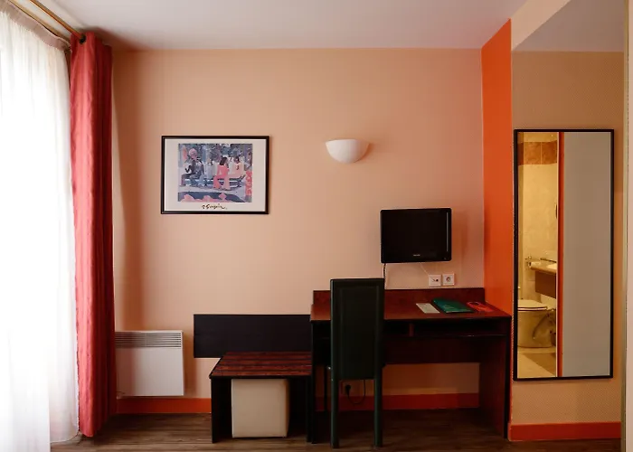 Hotel Pierre Nicole Paris