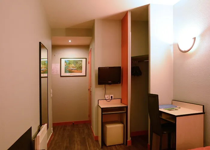 Pierre Nicole Hotel 2*