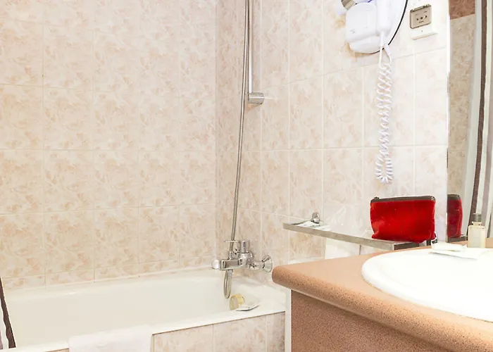 オテル ピエール ニコール ホテル 2*