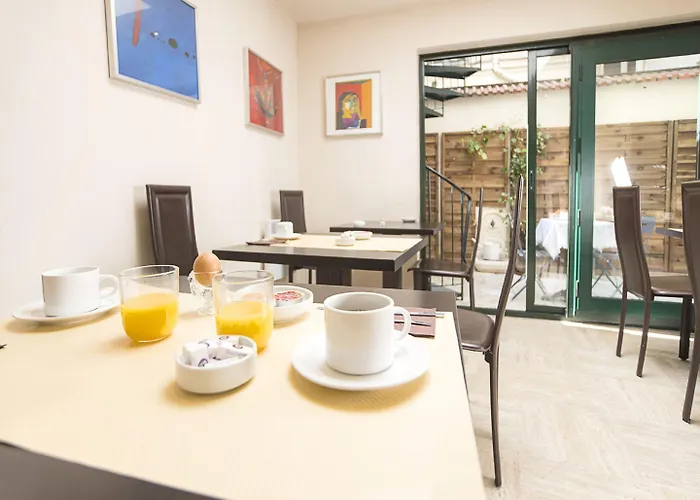 ホテル オテル ピエール ニコール パリ