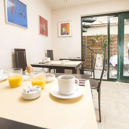 Hotel Pierre Nicole Paris