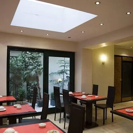 Hotel Pierre Nicole 2*