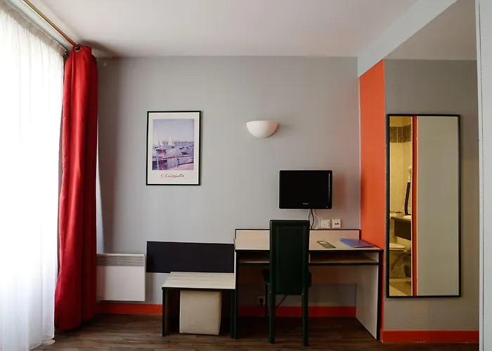 Pierre Nicole 2* Paris