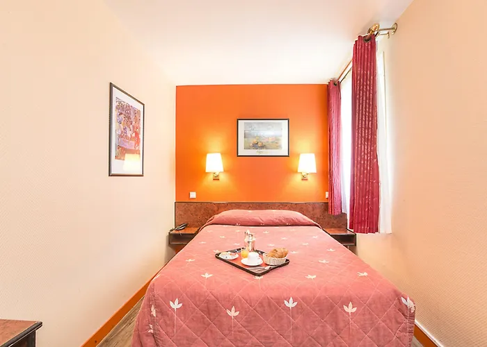 Pierre Nicole Hotel 2*