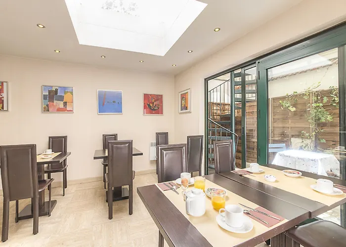 Pierre Nicole Hotel 2*