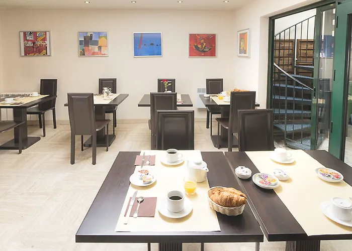 Hotel Pierre Nicole 2*