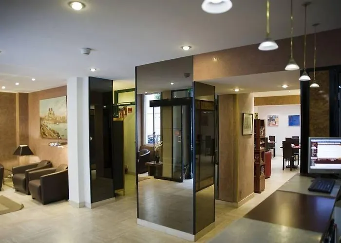 Hotel Pierre Nicole Paris