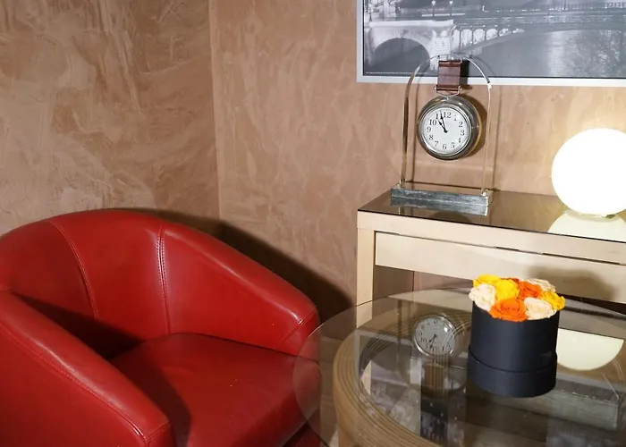 Pierre Nicole Hotel Paris