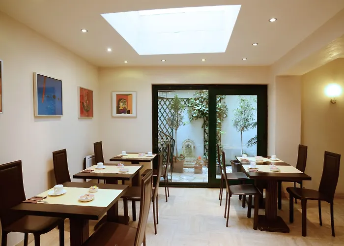 オテル ピエール ニコール 2*